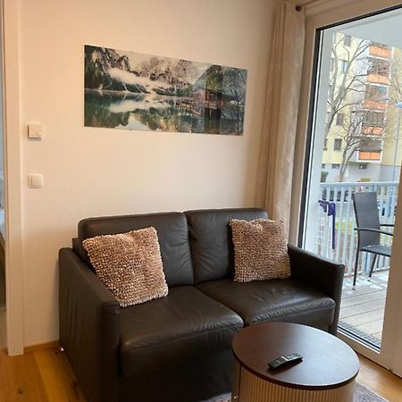 Modern Apartment With Balcony Near City Center เวียนนา ภายนอก รูปภาพ