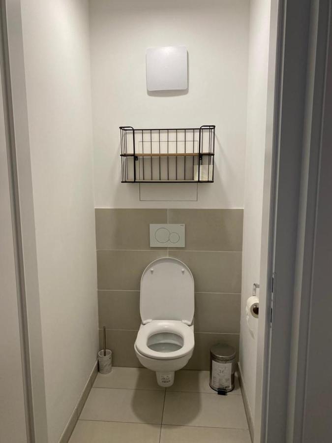 Modern Apartment With Balcony Near City Center เวียนนา ภายนอก รูปภาพ