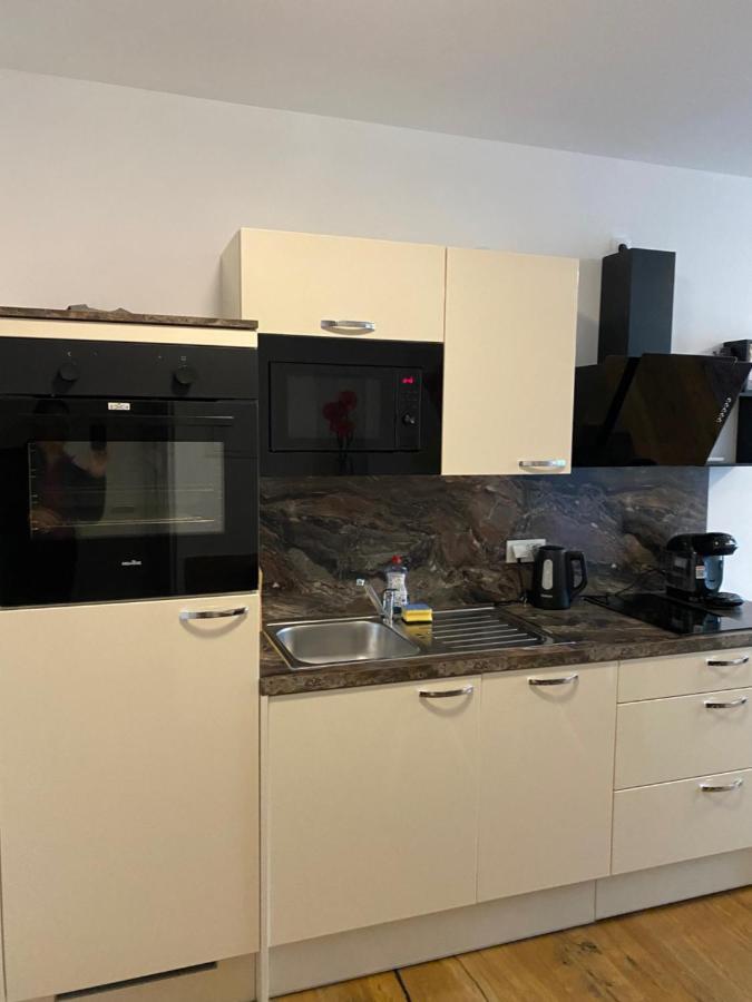 Modern Apartment With Balcony Near City Center เวียนนา ภายนอก รูปภาพ